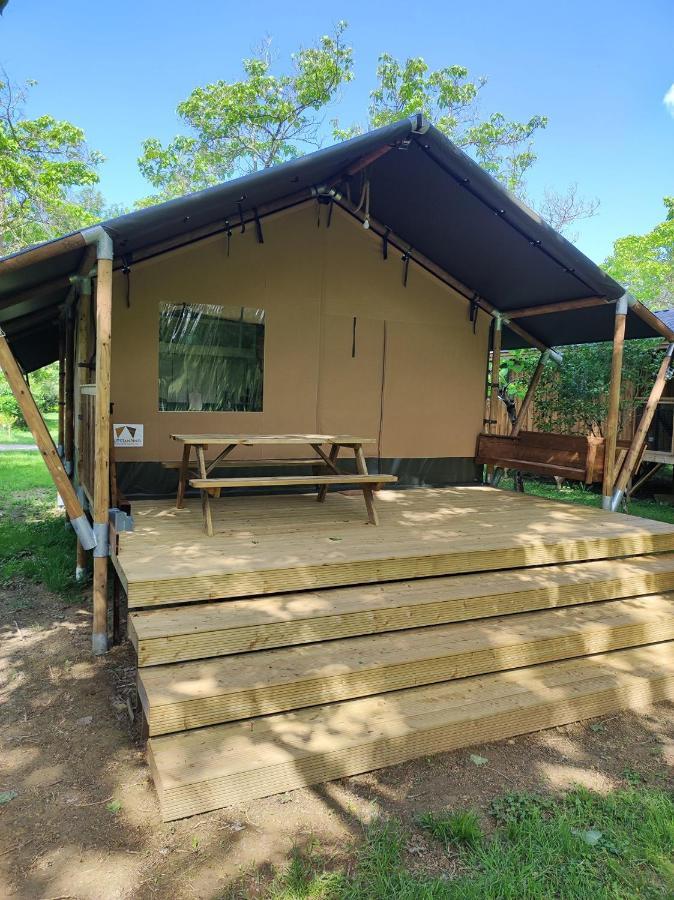 Camping Le Mouliat Hotel Moncrabeau Exterior foto