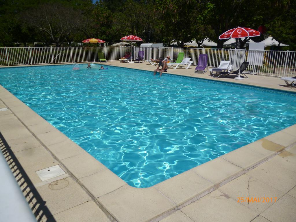 Camping Le Mouliat Hotel Moncrabeau Exterior foto
