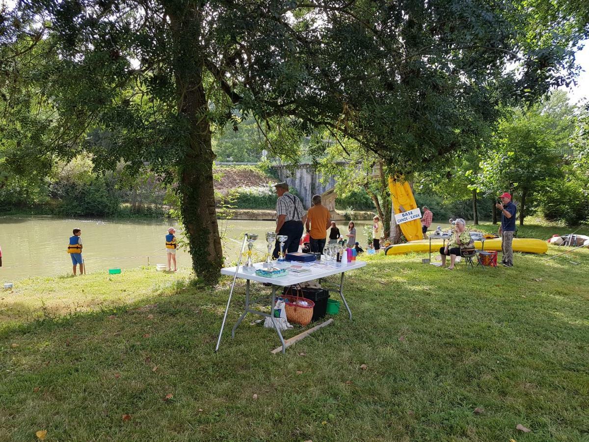 Camping Le Mouliat Hotel Moncrabeau Exterior foto